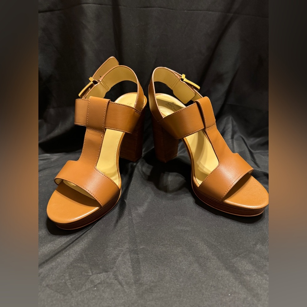 NWOT Michael Kors Becker T-Strap Platform Brown Leather Sandals Size 9 - Picture 4 of 10